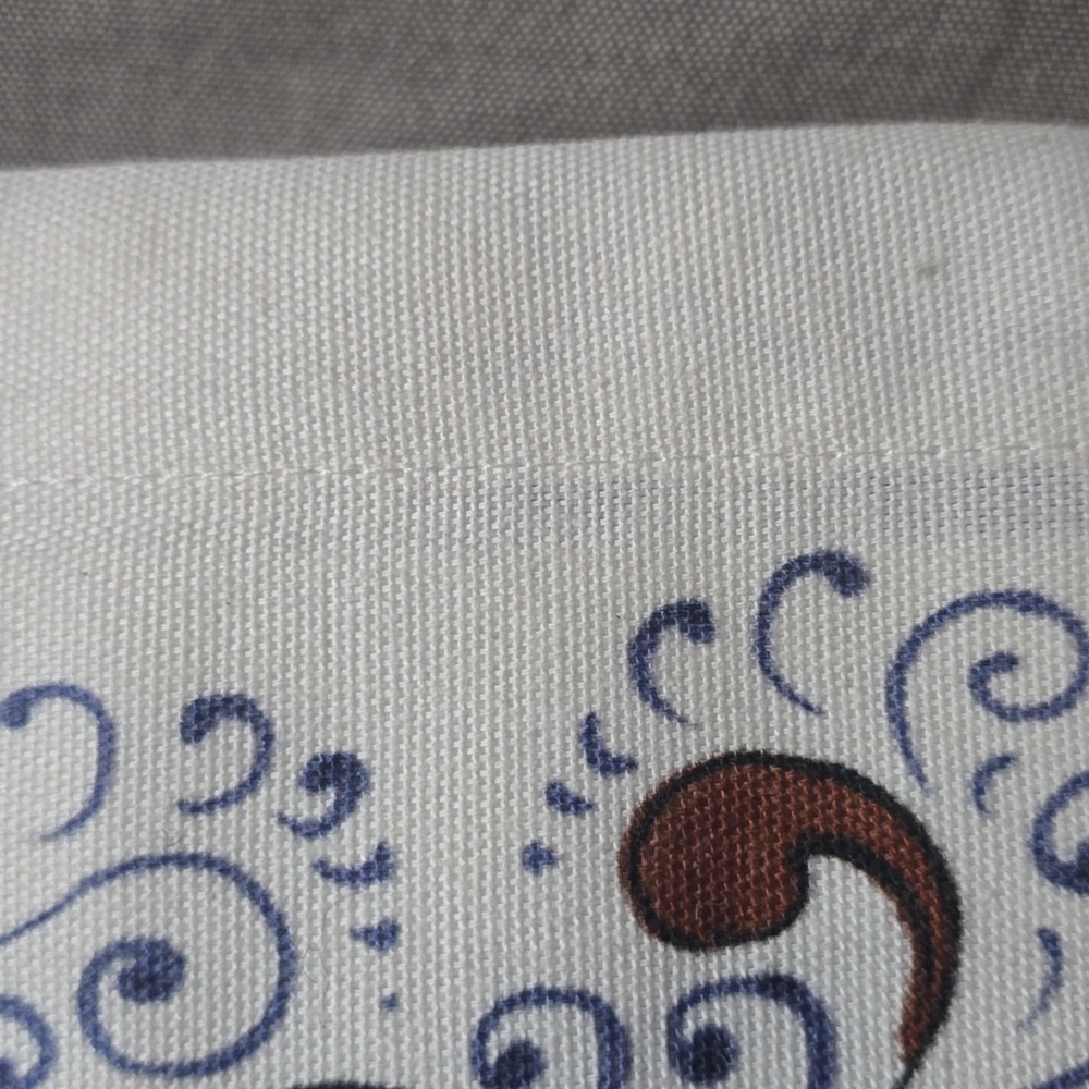 Sur La Table Deruta-Style Tablecloth, Retail Price $179.95 USD,Size 108"L x 67"W - Picture 9 of 10